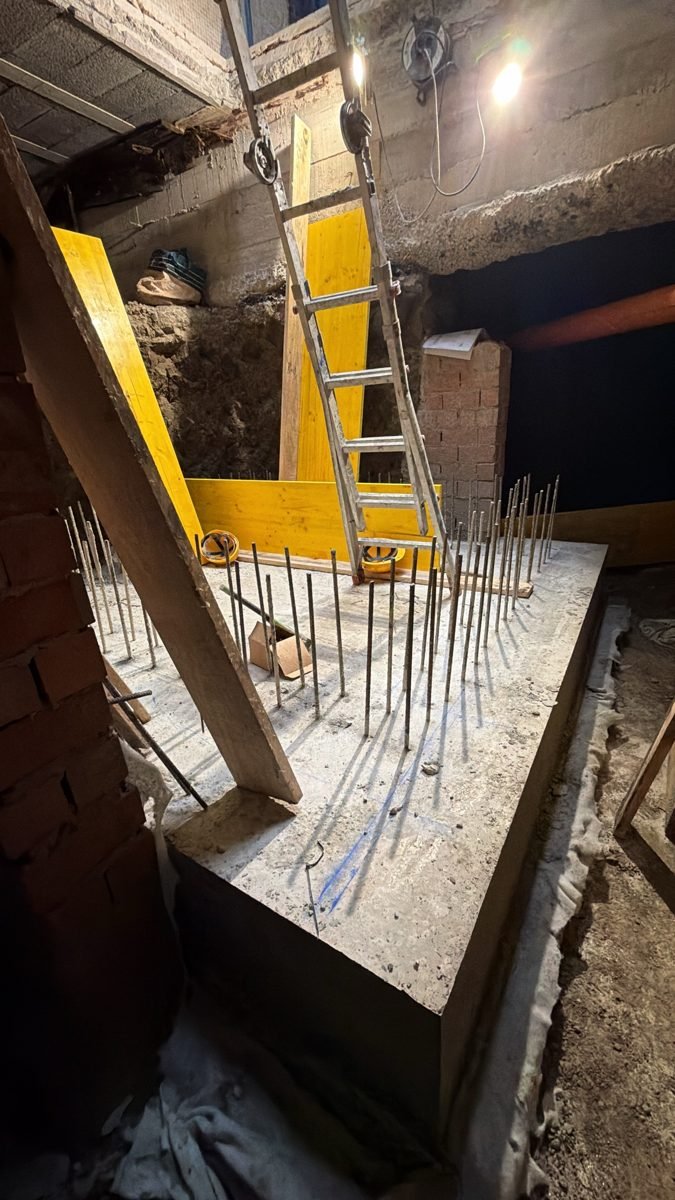 Losa de cimentación con esperas de armadura